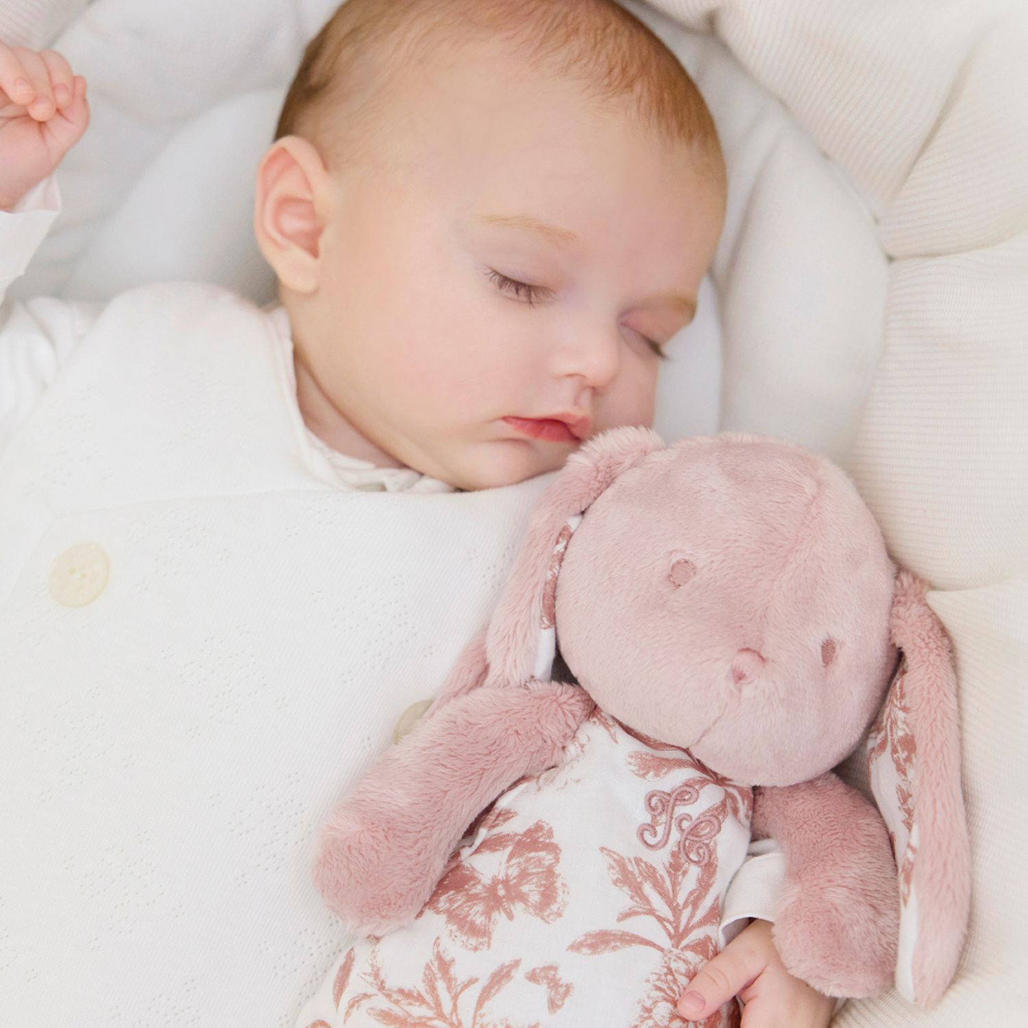 Peluche bruit blanc lapin Toile de Jouy rose (Tartine et Chocolat) - Image 3