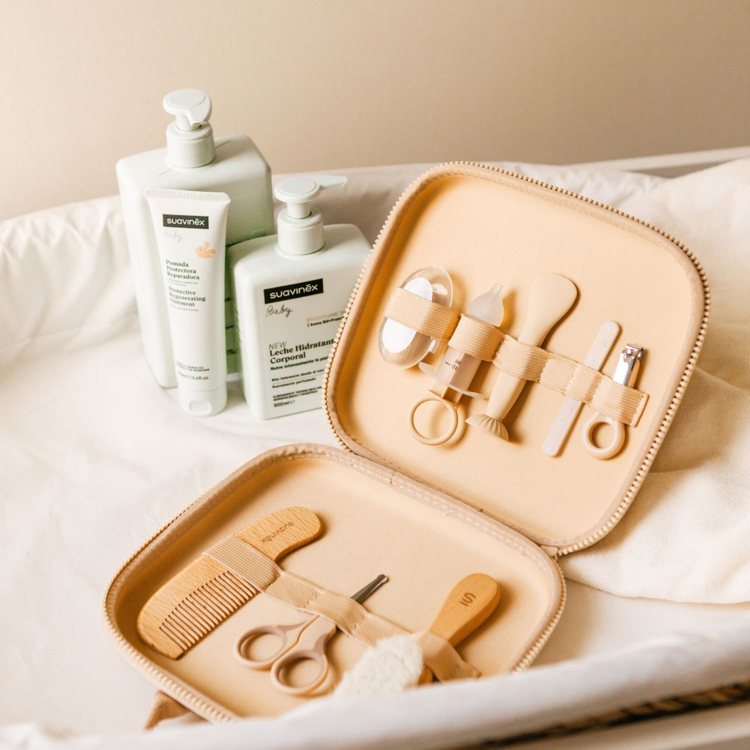 Trousse de soin et de toilette Wonderland (8 accessoires) (Suavinex) - Image 3
