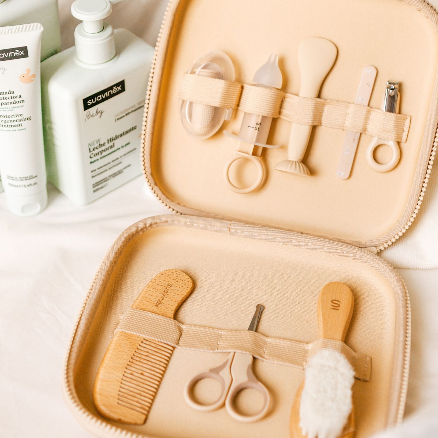 Trousse de soin et de toilette Wonderland (8 accessoires) (Suavinex) - Image 4