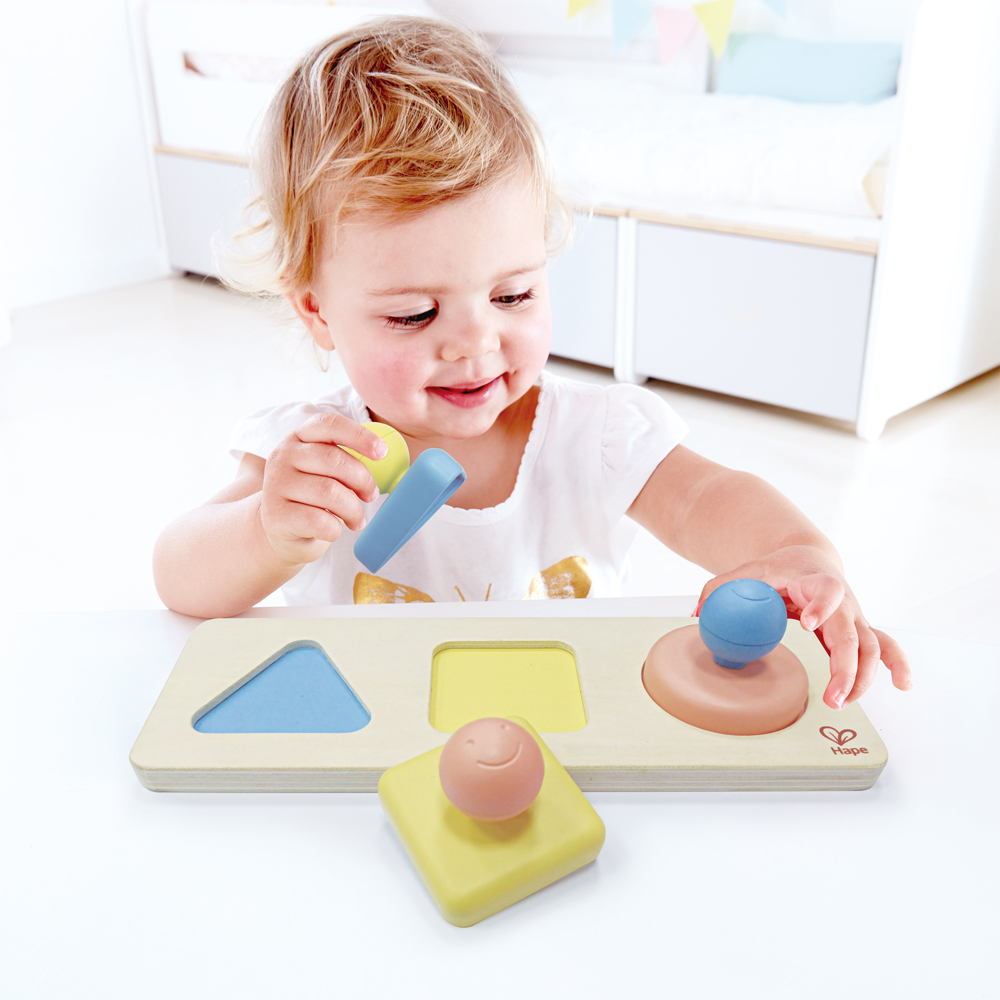 Puzzle trieur de formes Montessori en riz (Hape) - Image 2