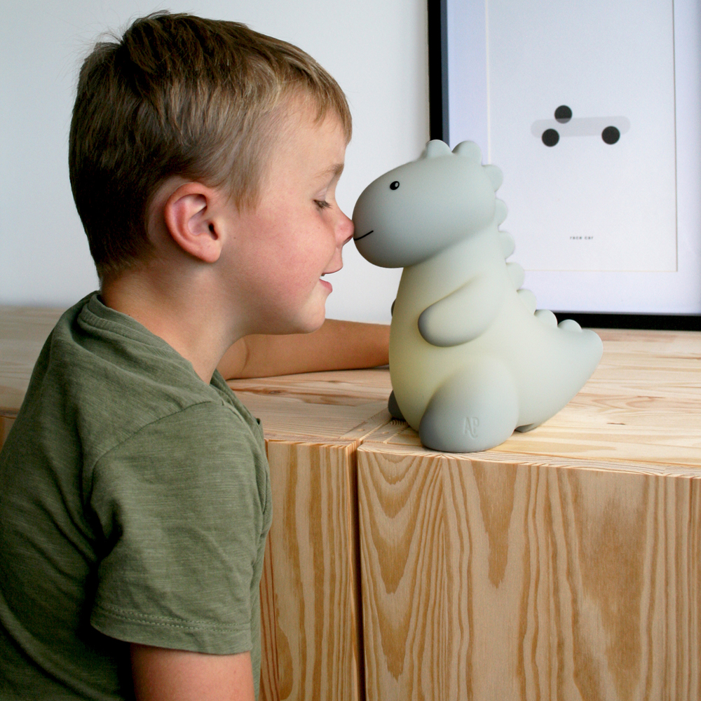 Veilleuse rechargeable Jéroom sauge (17 cm) (Atelier Pierre Junior) - Image 2