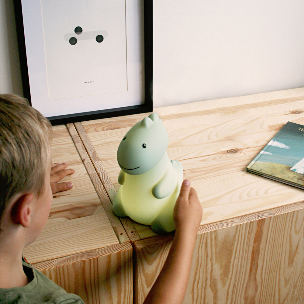 Veilleuse rechargeable Jéroom sauge (17 cm) (Atelier Pierre Junior) - Image 3