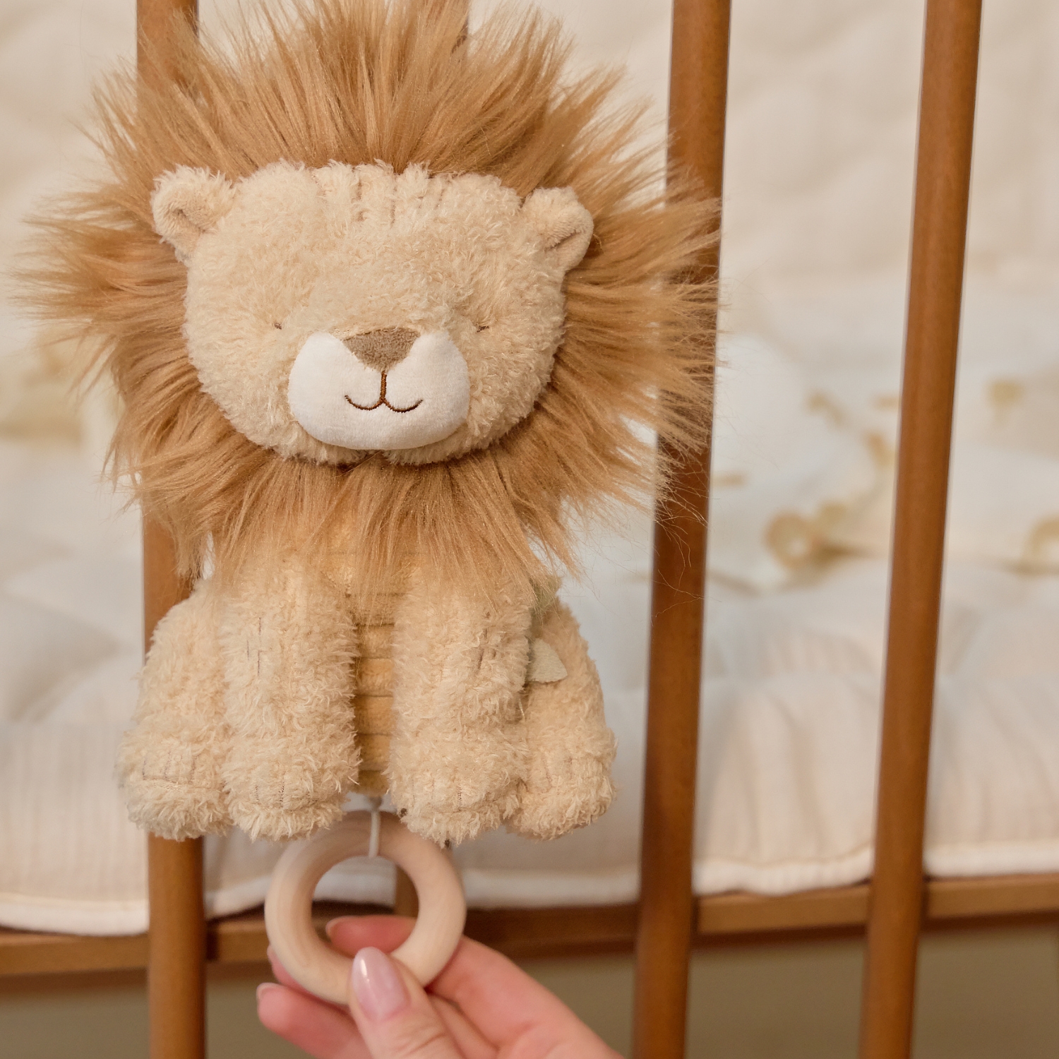 Peluche musicale à suspendre Lion Safari Friends (Little Dutch) - Image 2