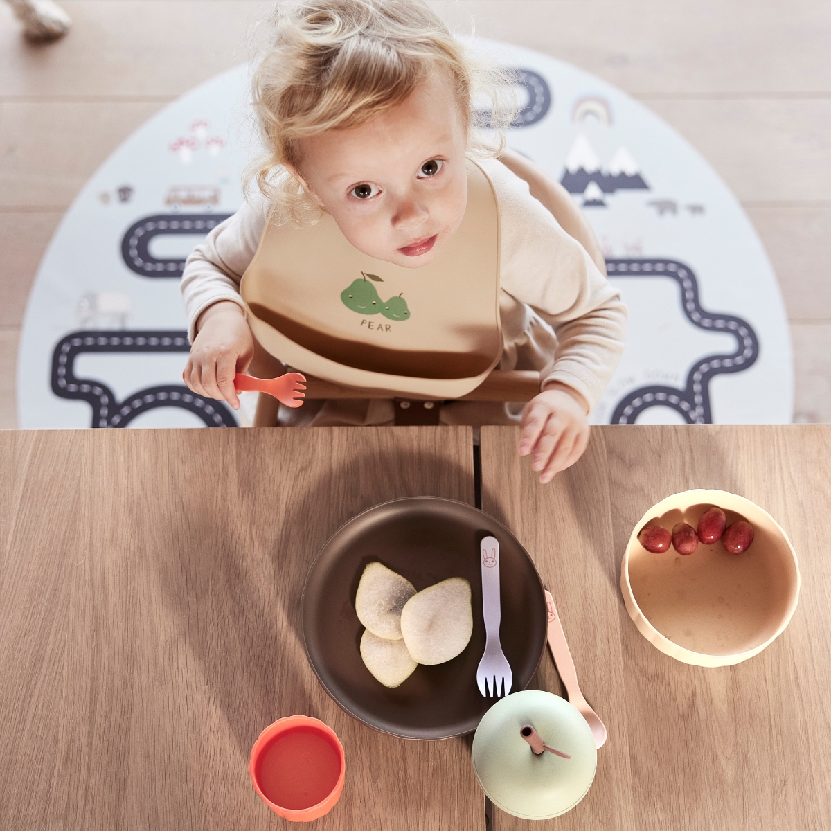 Lot de 2 bavoirs en silicone Yummy Clay-Caramel (OYOY Mini) - Image 2