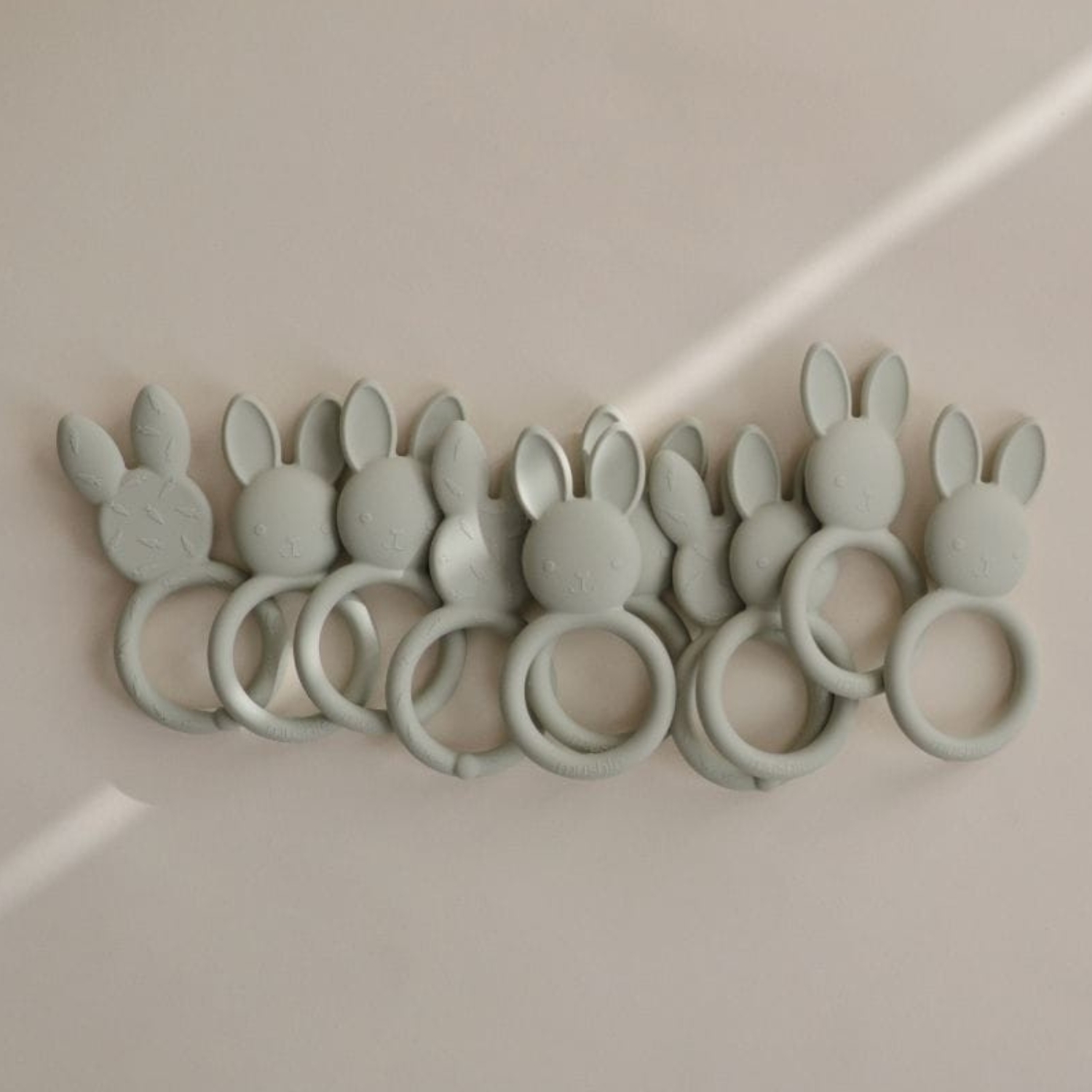 Anneau de dentition en silicone Bunny (Mushie) - Image 4