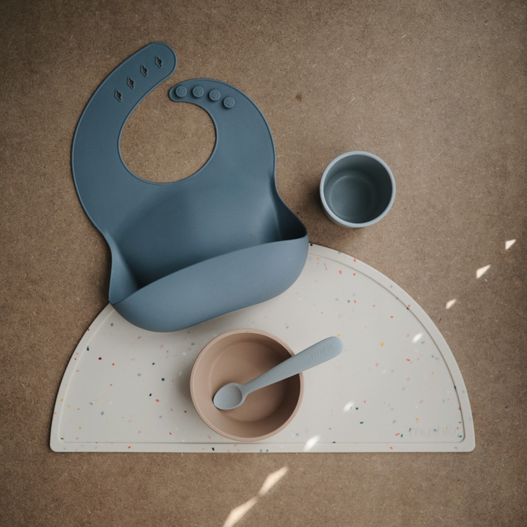 Set de table en silicone Vanilla confetti (Mushie) - Image 4