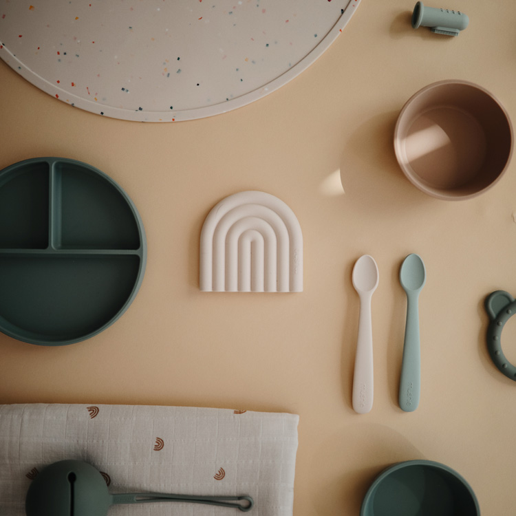 Set de table en silicone Vanilla confetti (Mushie) - Image 5