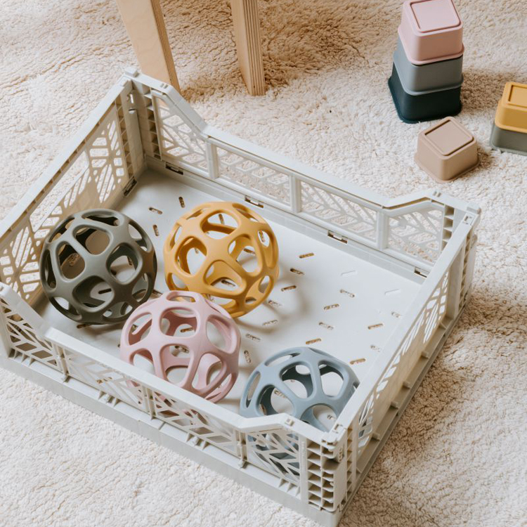 Balle de préhension en silicone rose (Baby's Only) - Image 6