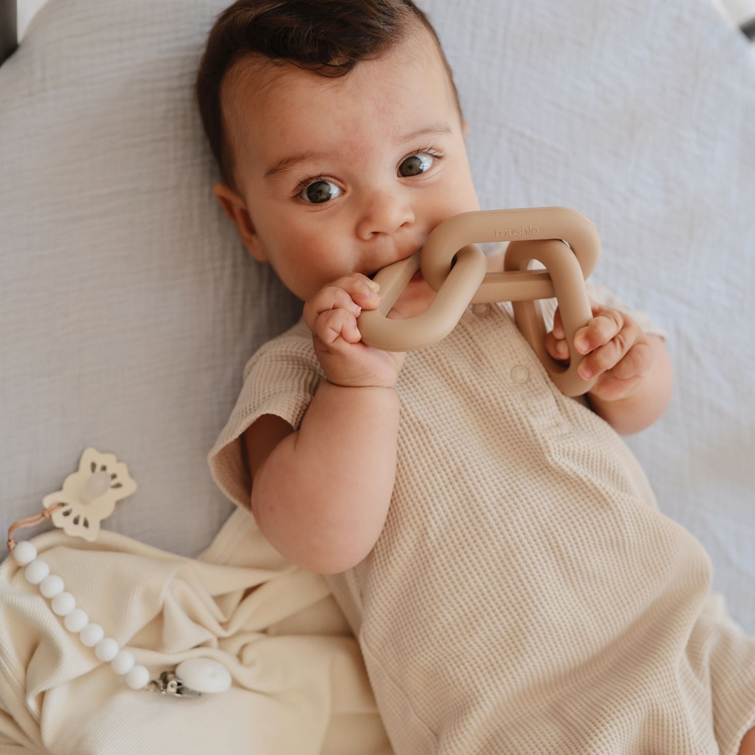 Jouet de dentition Link Shifting Sand (Mushie) - Image 2