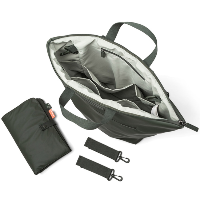 Sac à dos à langer kaki (Done by Deer) - Image 3