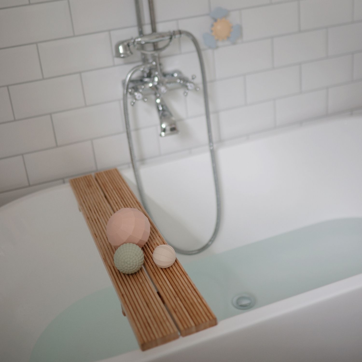 Lot de 3 jouets sensoriels Nesting Spheres Blush (Mushie) - Image 3