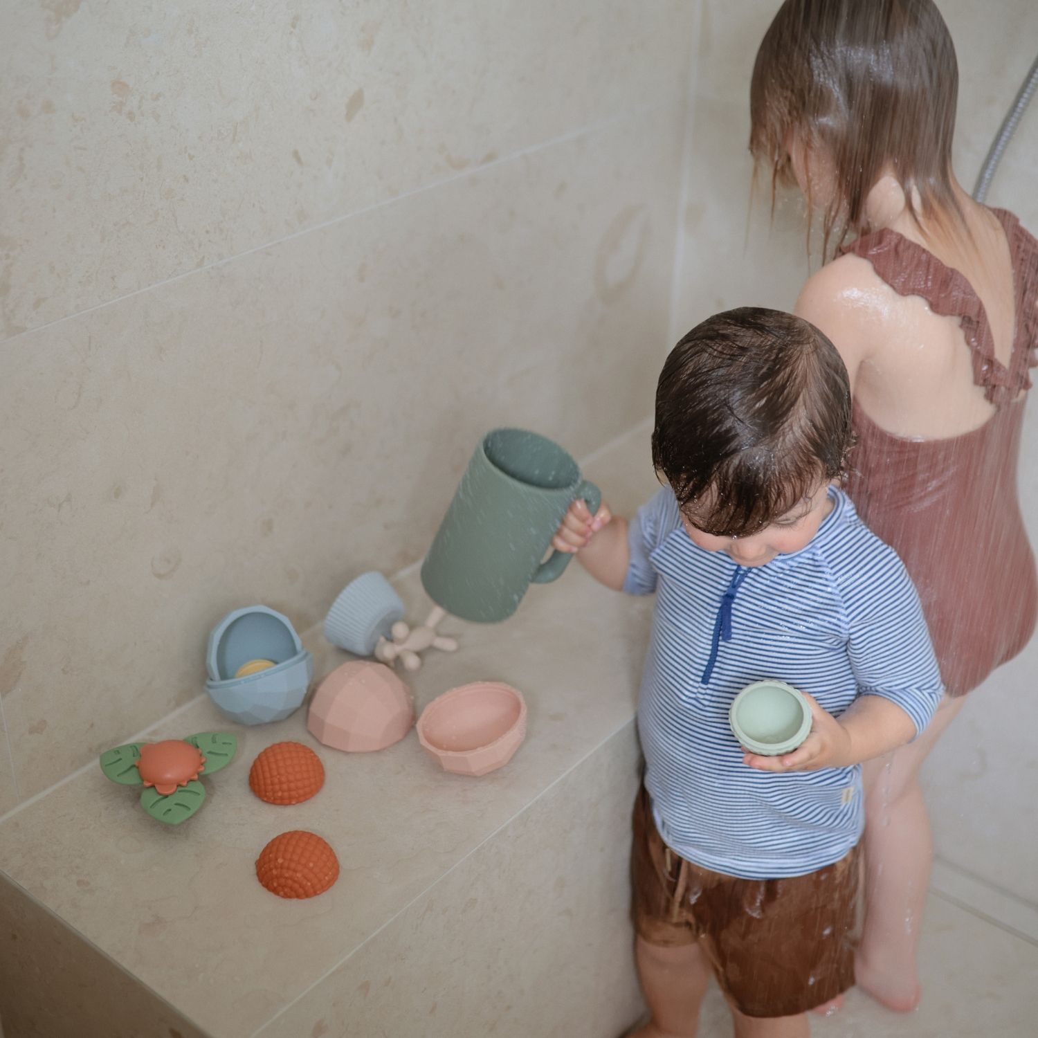 Lot de 3 jouets sensoriels Nesting Spheres Blush (Mushie) - Image 6