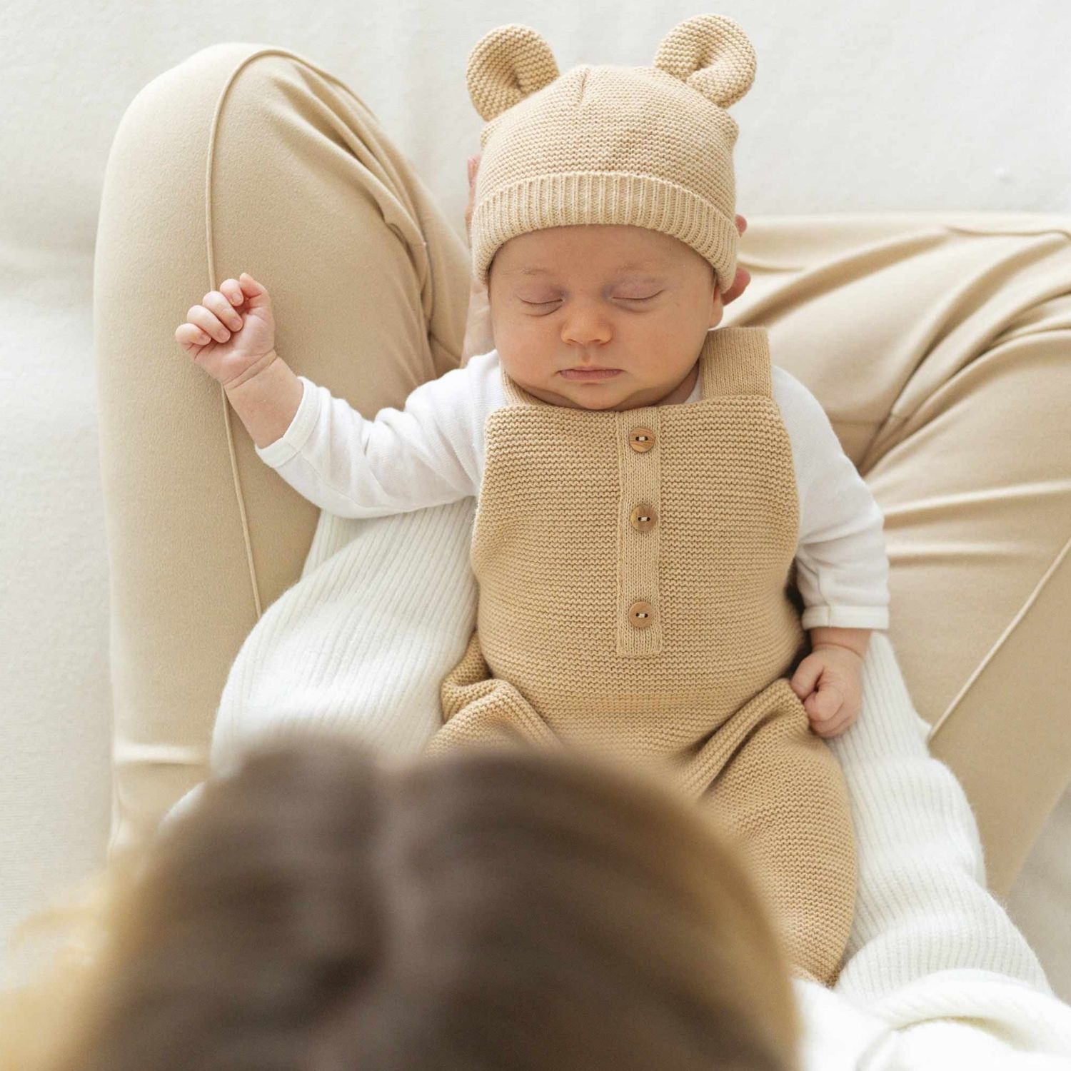 Bonnet de naissance Ours en maille Caramel (0-1 mois) (Trois Kilos Sept) - Image 3