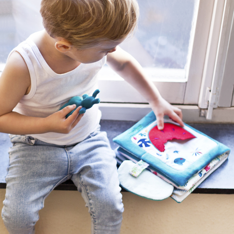 Livre bébé en tissu Papa t'es où (Lilliputiens) - Image 2