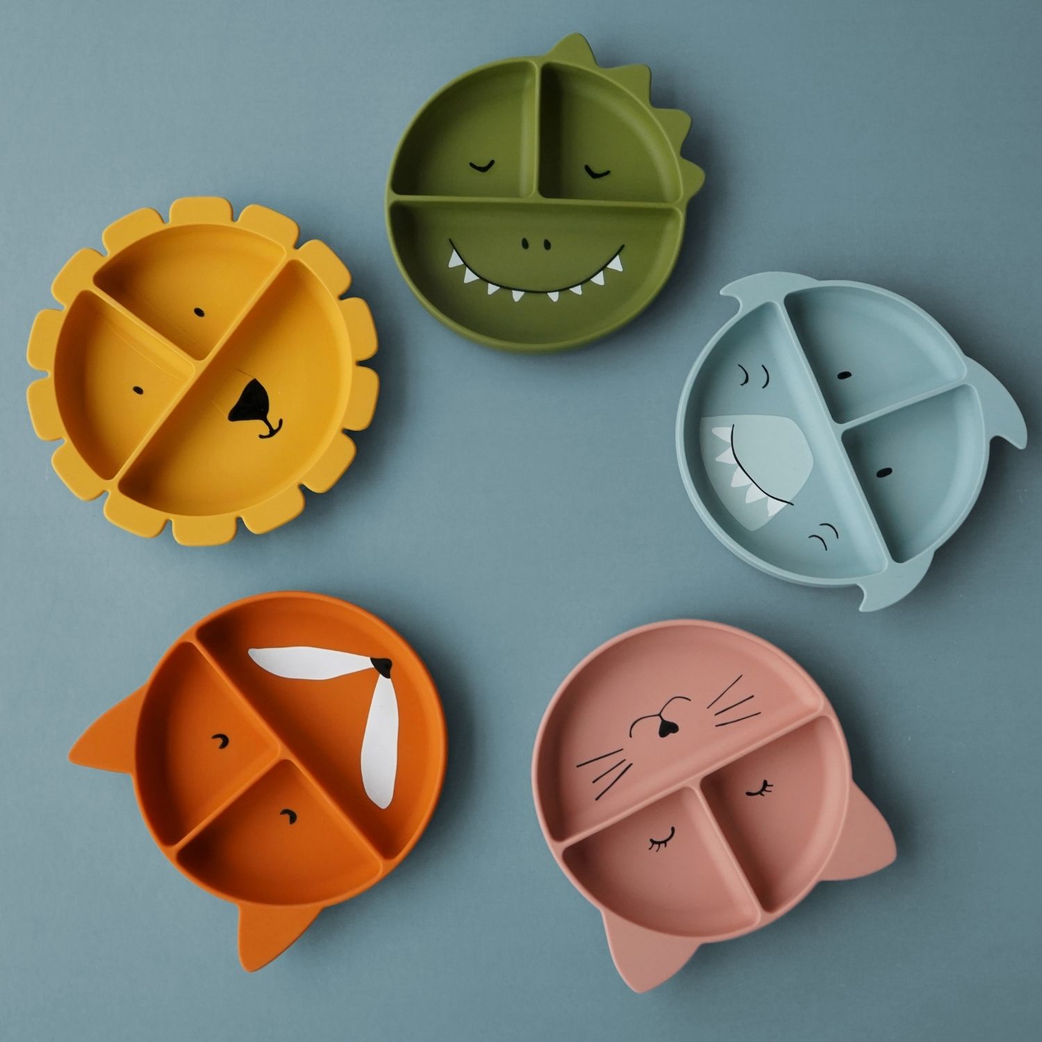 Assiette à compartiments en silicone Mr. Shark (Trixie) - Image 4