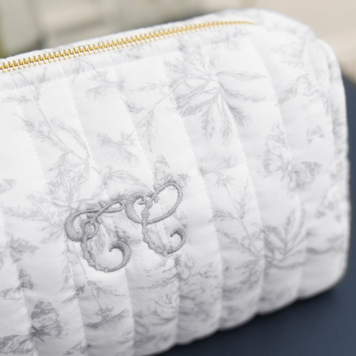 Trousse de toilette Toile de Jouy gris (Tartine et Chocolat) - Image 2