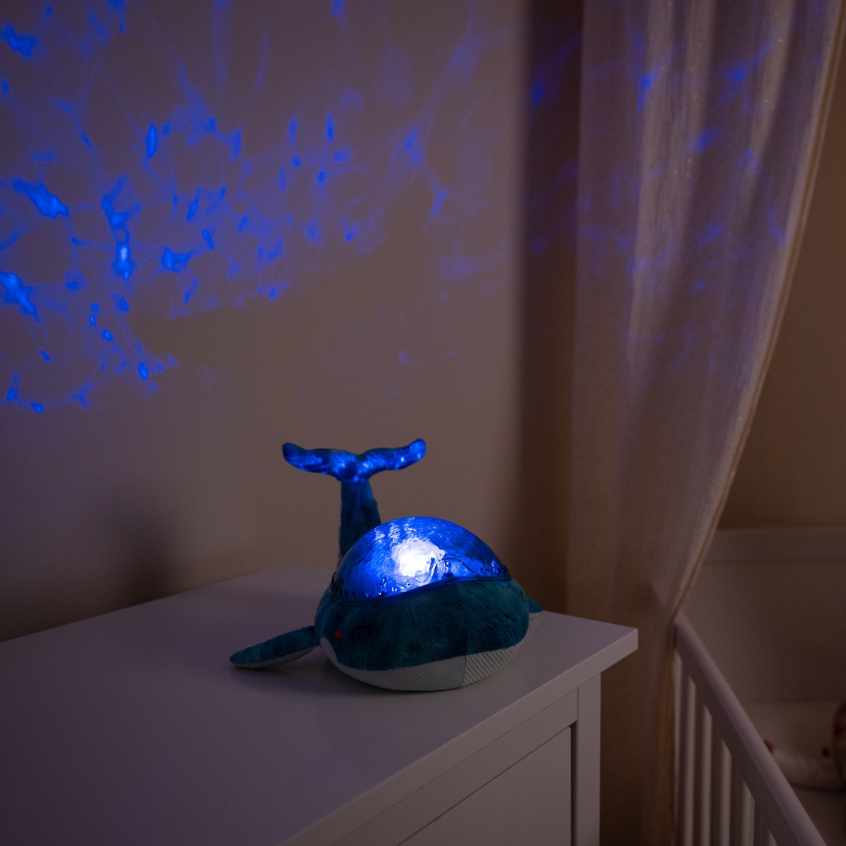 Veilleuse peluche Tranquil Whale Blue (rechargeable) (Cloud B) - Image 4