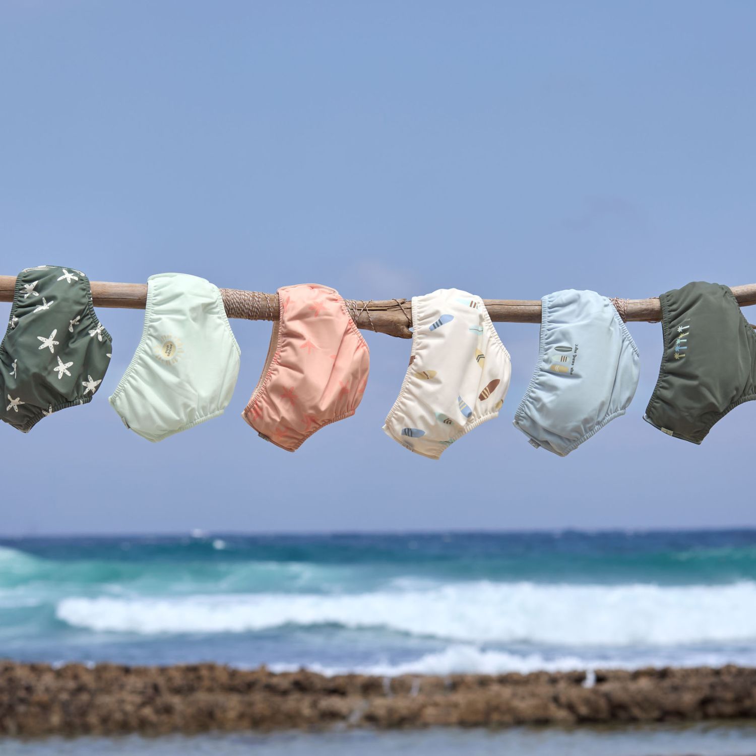 Maillot de bain couche Planches de surf écru (07-12 mois) (Lassig) - Image 1