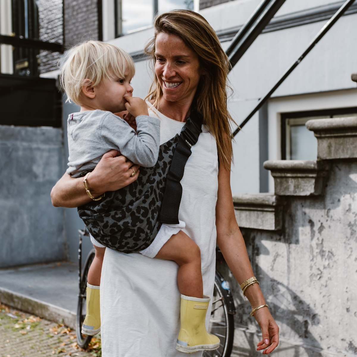 Porte bébé enfant Grey Leopard (Wildride) - Image 1