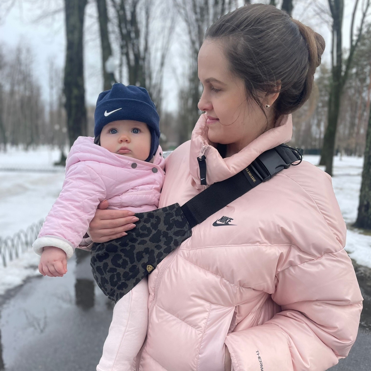 Porte bébé enfant Grey Leopard (Wildride) - Image 4