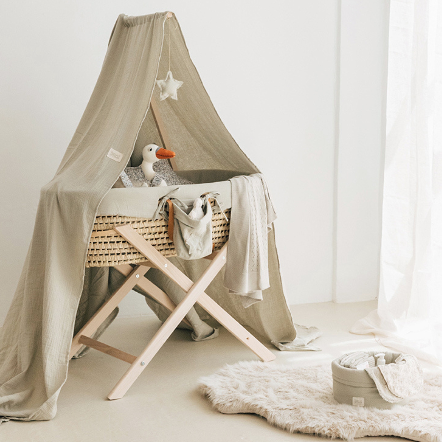 Couffin souple en osier avec anses en cuir (Babyshower) - Image 5