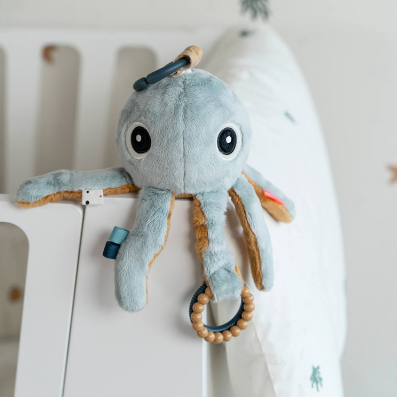 Peluche d'activités vibrante à suspendre Jelly Bleu (Done by deer) - Image 1