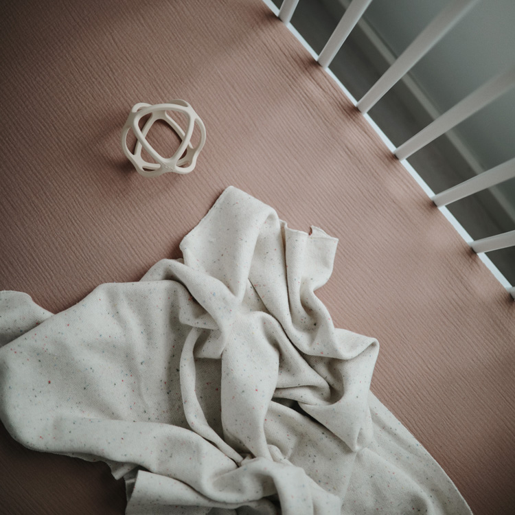 Jouet de dentition Balle Shifting Sand (Mushie) - Image 5