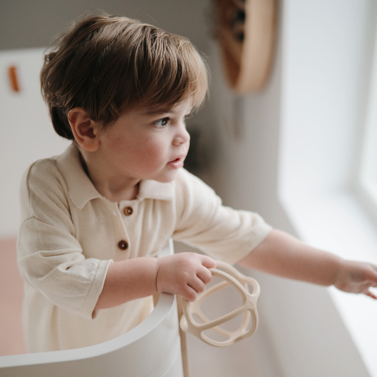 Jouet de dentition Balle Shifting Sand (Mushie) - Image 6