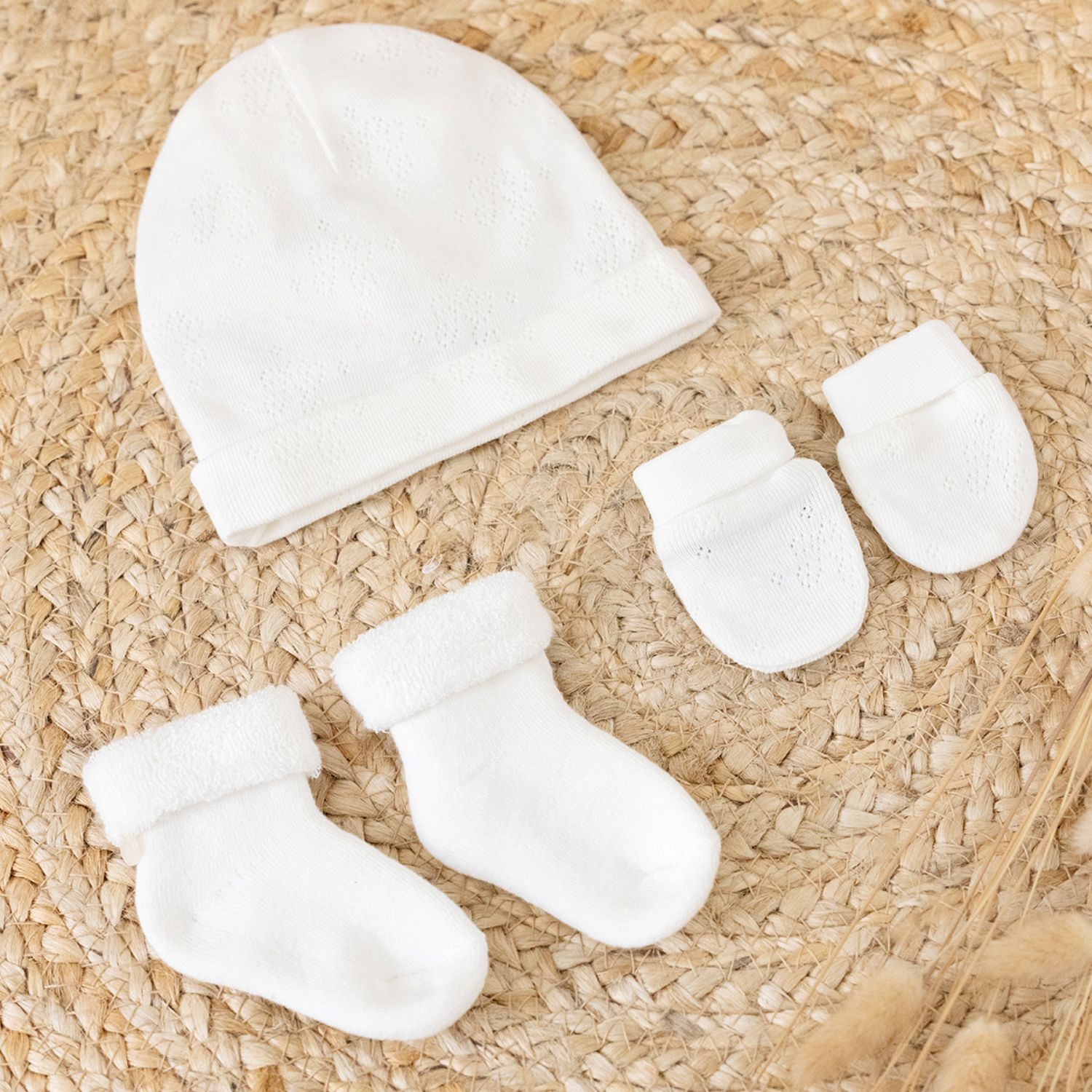 kit naissance bonnet chaussettes mouffles en coton bio (Tartine et Chocolat) - Image 1