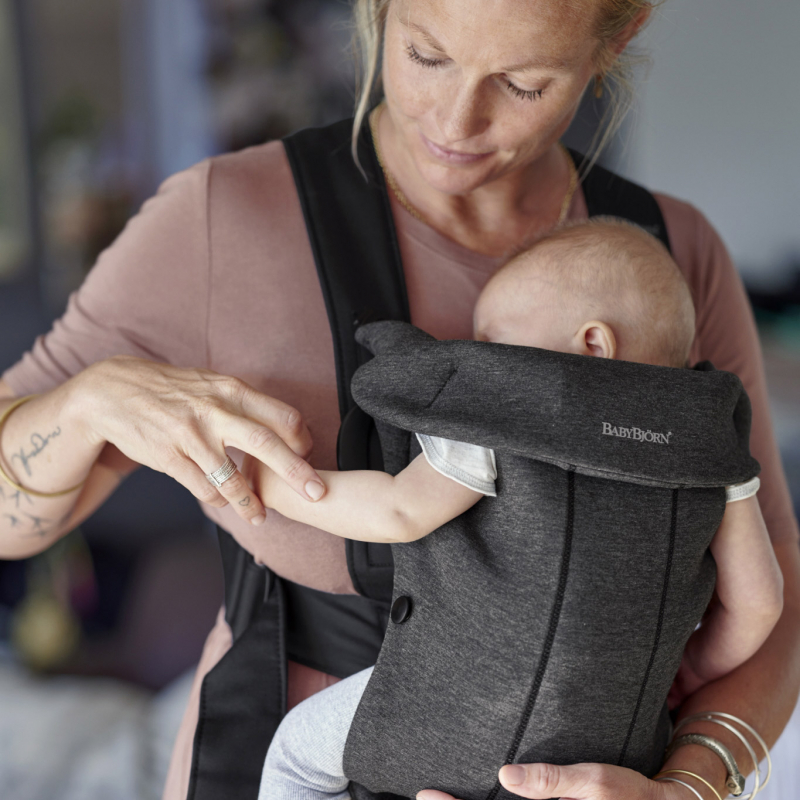 Porte bébé Mini Jersey 3D gris charbon (BabyBjörn) - Image 2