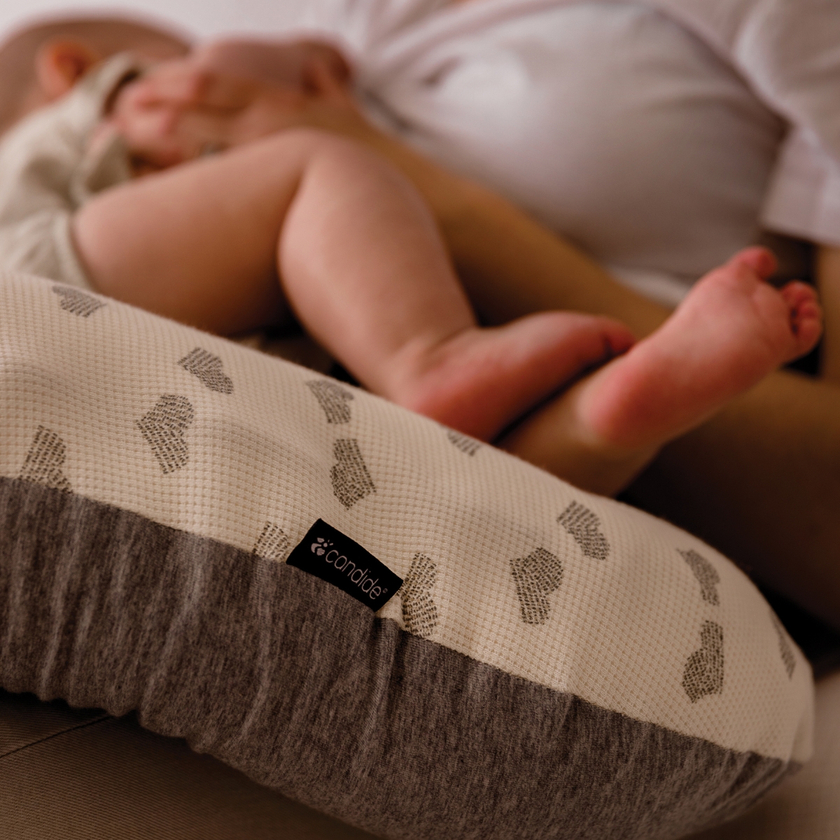 Coussin de maternité Jersey cœurs-gris (Candide) - Image 5