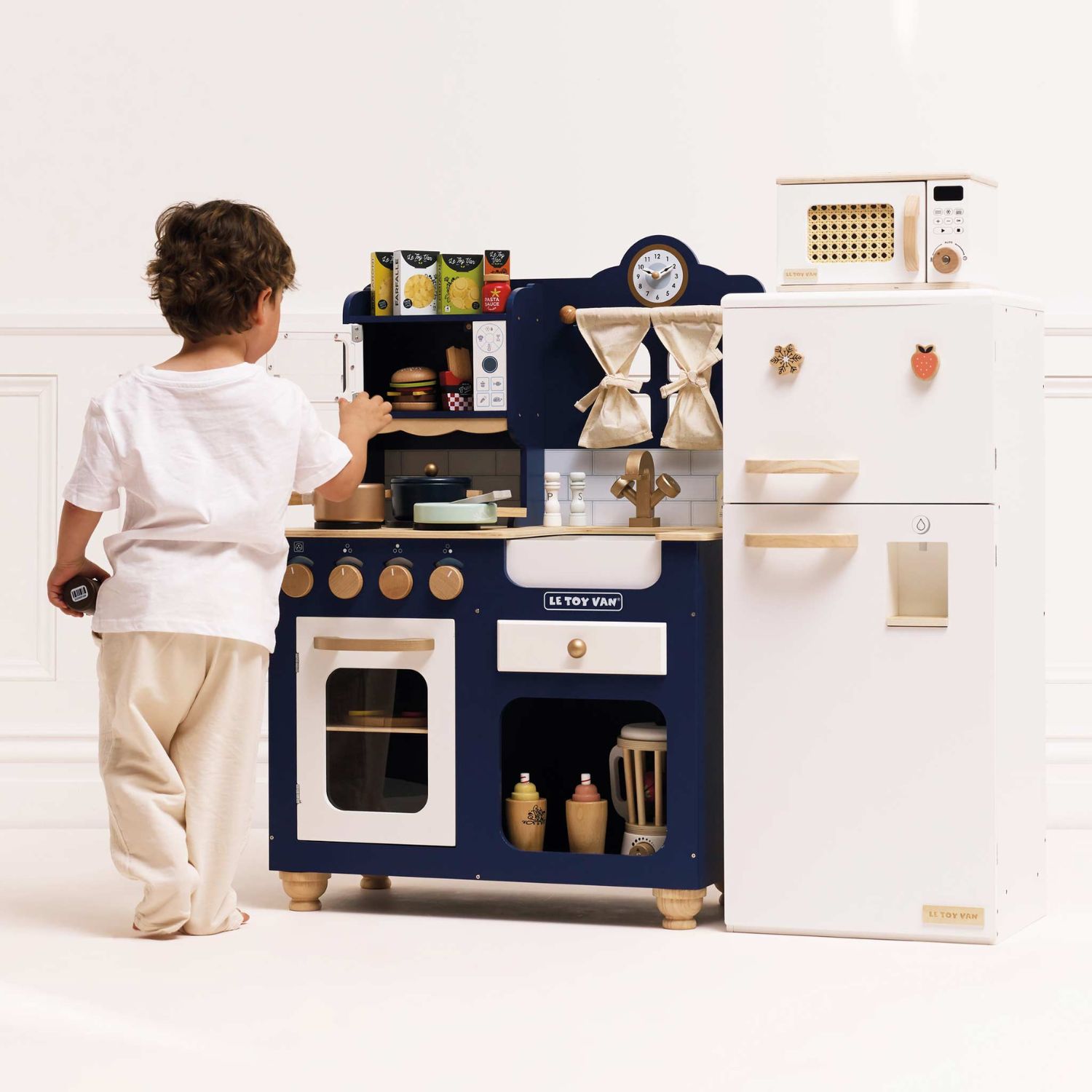 Cuisine bleue Oxford en bois FSC (Le Toy Van) - Image 4