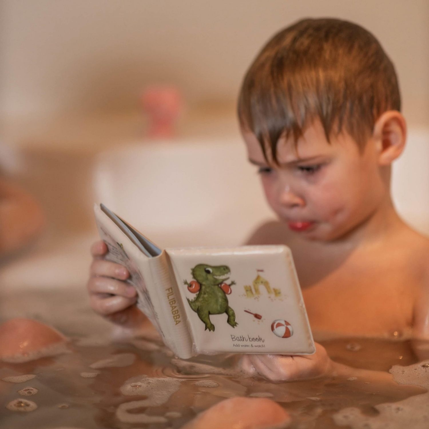 Livre de bain Dino Beach (Filibabba) - Image 1