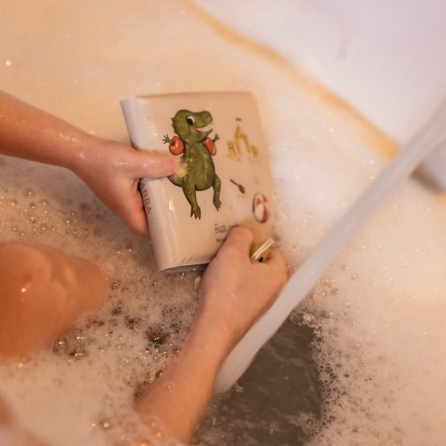 Livre de bain Dino Beach (Filibabba) - Image 3