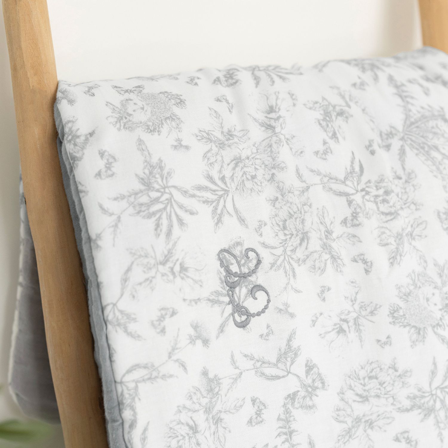 Couverture Toile de Jouy gris (Tartine et Chocolat) - Image 1