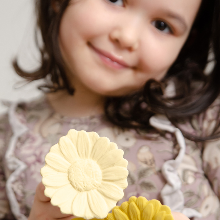 Hochet de dentition Marguerite Daisy jaune (Natruba) - Image 3