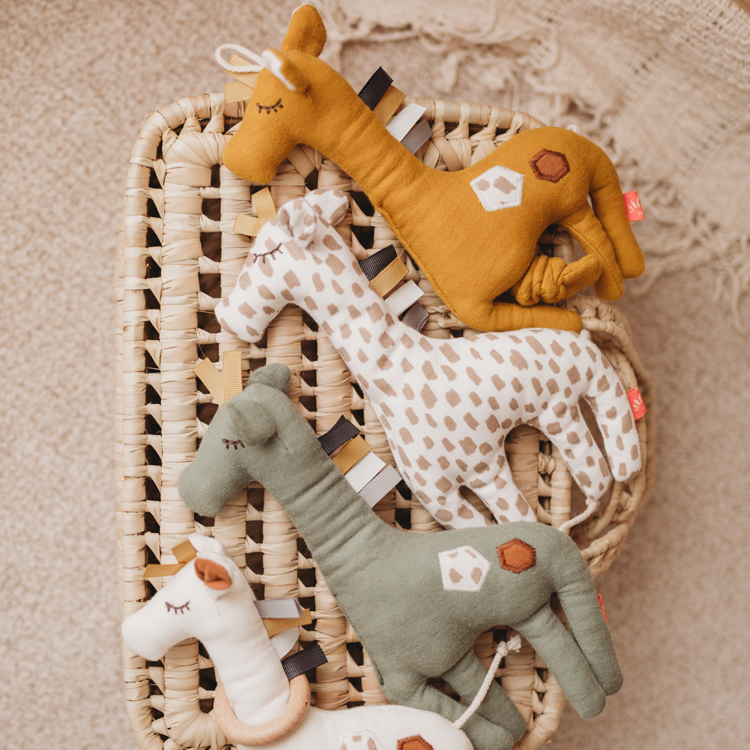 Peluche hochet Girafe tâche (24 cm) (Kikadu) - Image 3
