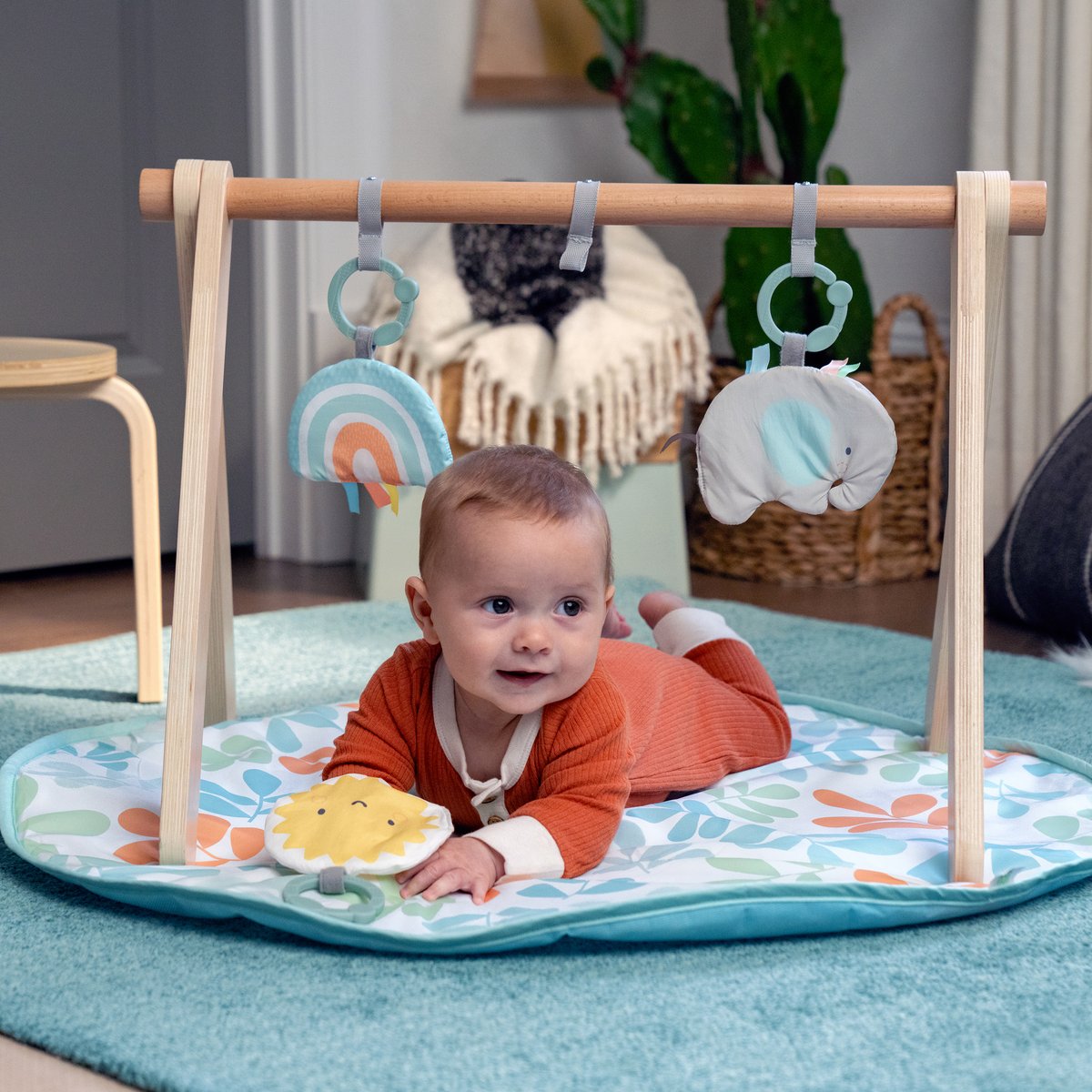 Tapis d'éveil Sun Valley avec arche de jeu en bois (Kids2) - Image 1