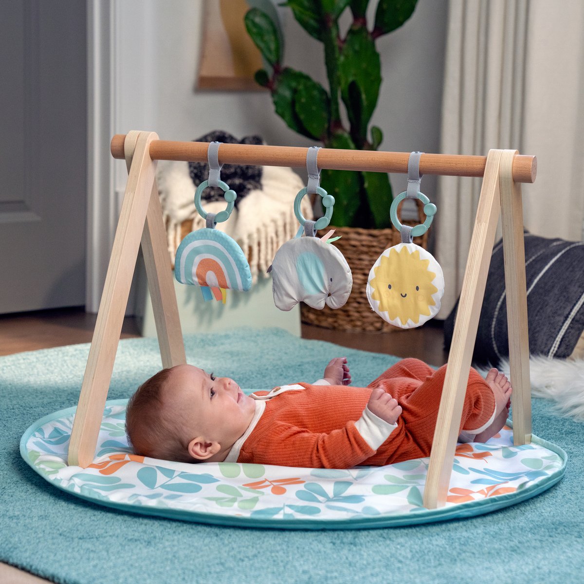 Tapis d'éveil Sun Valley avec arche de jeu en bois (Kids2) - Image 2
