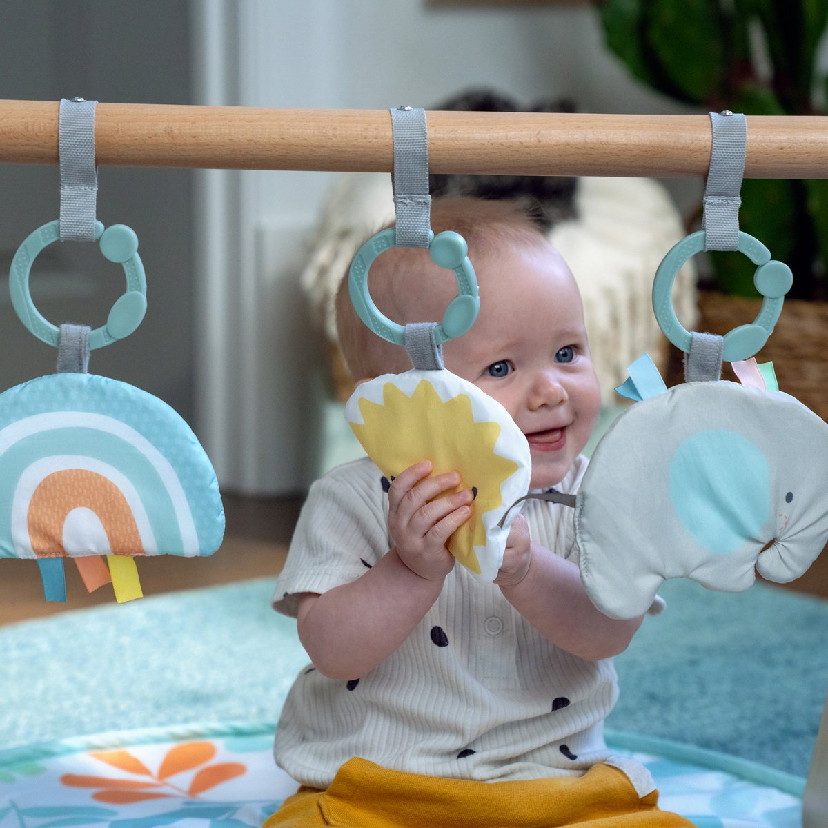 Tapis d'éveil Sun Valley avec arche de jeu en bois (Kids2) - Image 3