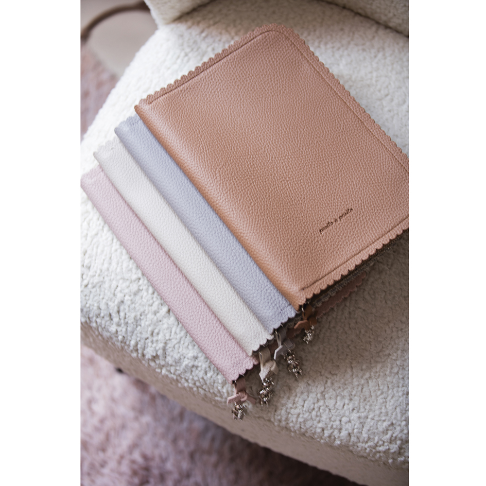Protège carnet de santé Icon Cream (Pasito a pasito) - Image 1