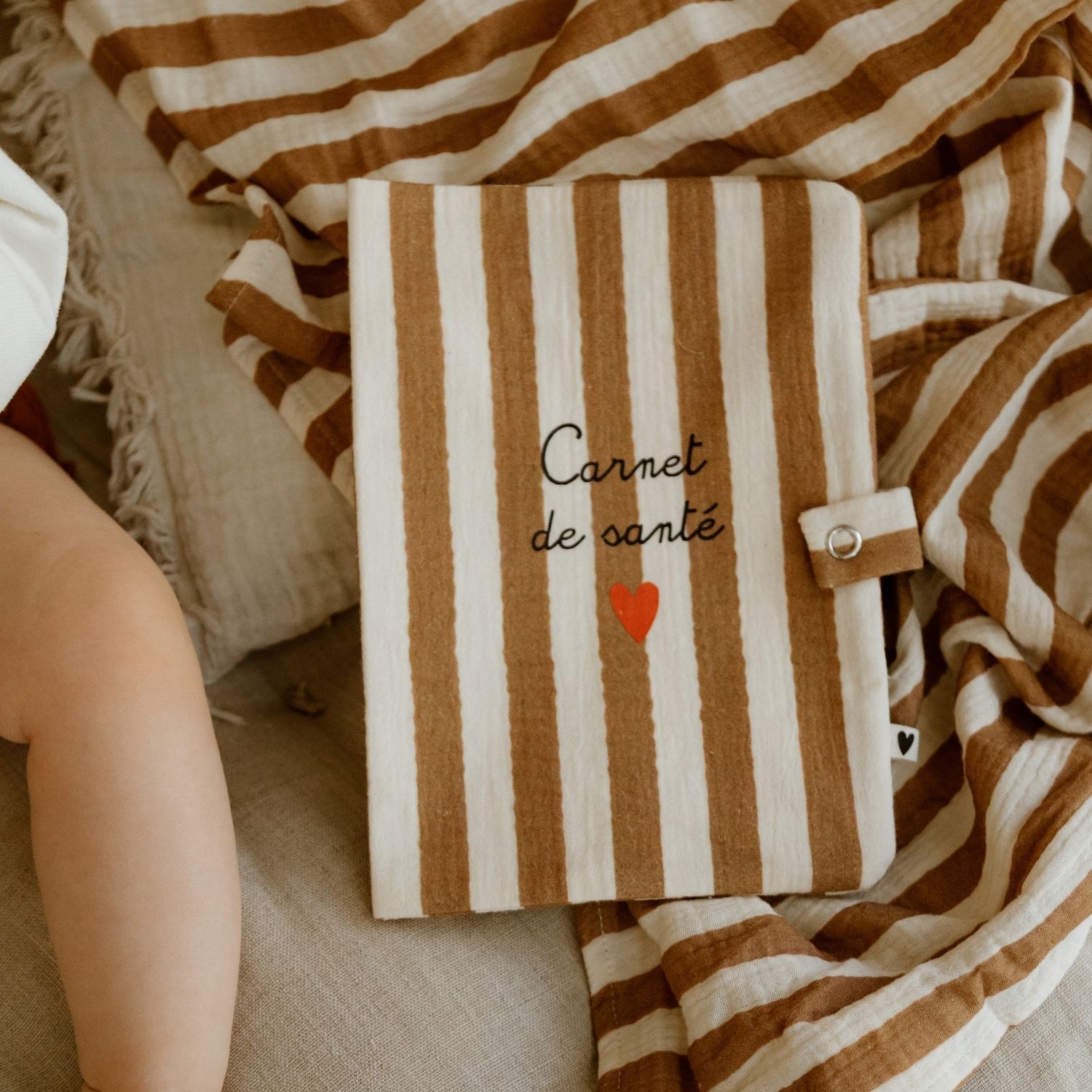 Protège carnet de santé Rayures Larges (personnalisable) (Atelier Wagram) - Image 3