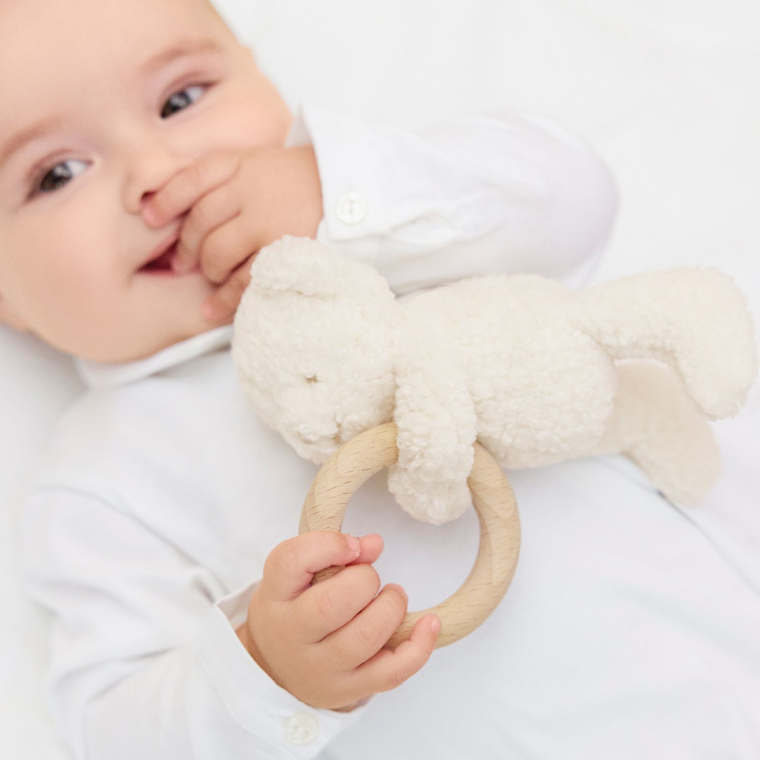 Hochet peluche Gaston l'ourson (Tartine et Chocolat) - Image 1