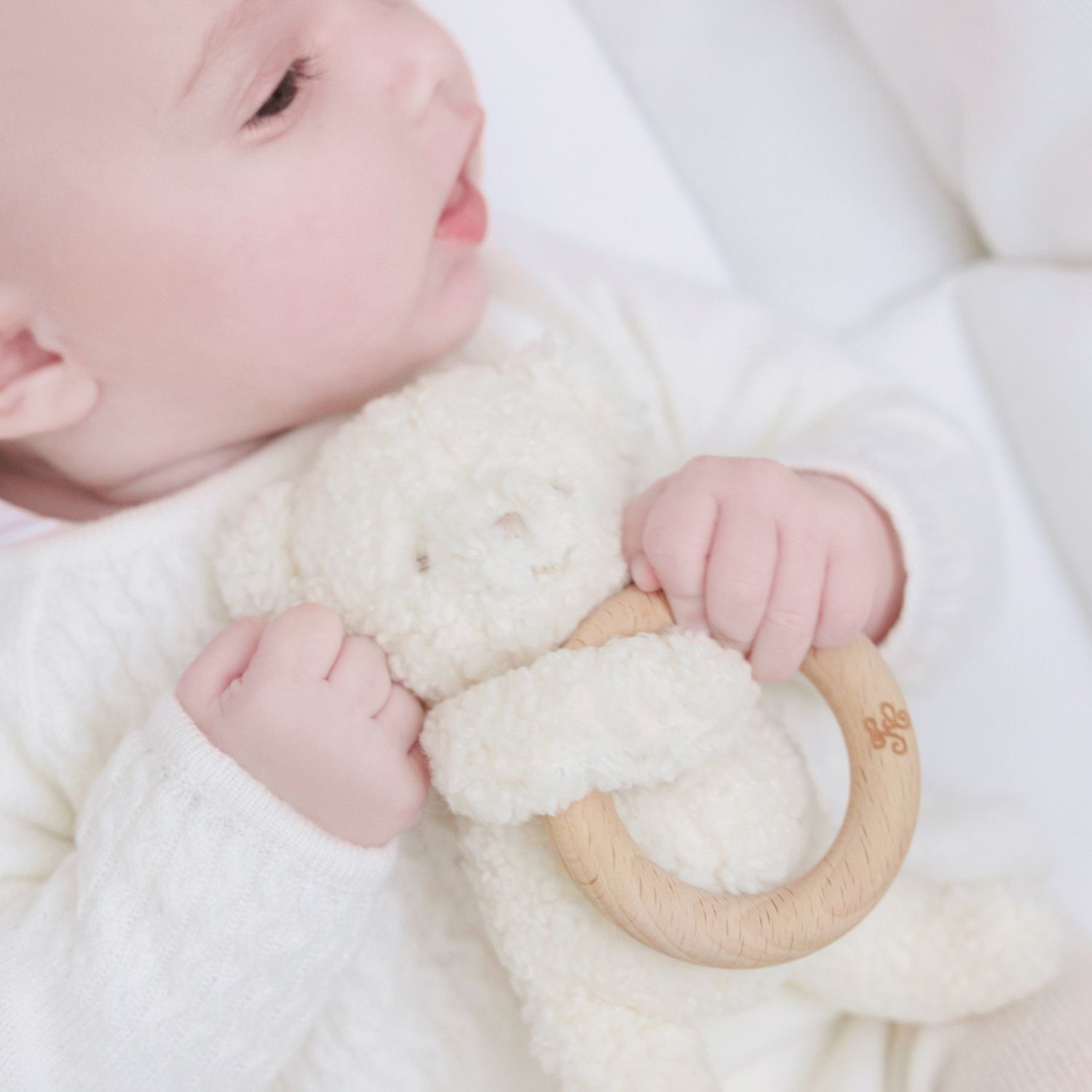 Hochet peluche Gaston l'ourson (Tartine et Chocolat) - Image 4