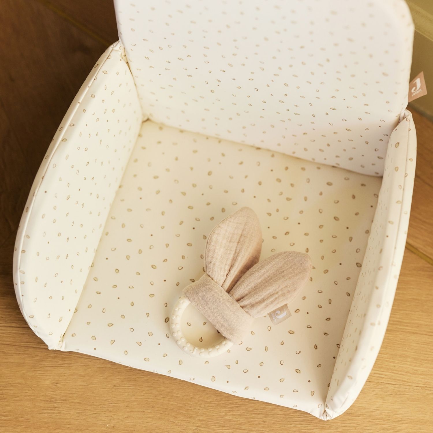 Anneau de dentition en silicone Bunny Ears Nougat (Jollein) - Image 1
