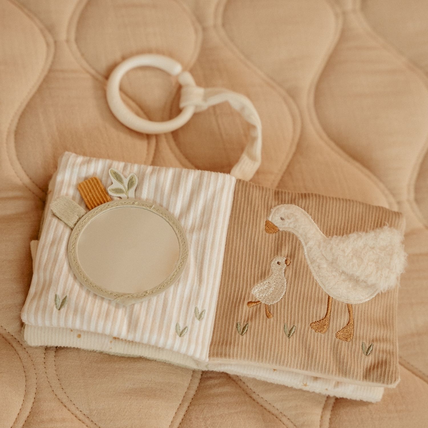 Livre d'activités pour poussette Newborn (Little Dutch) - Image 1