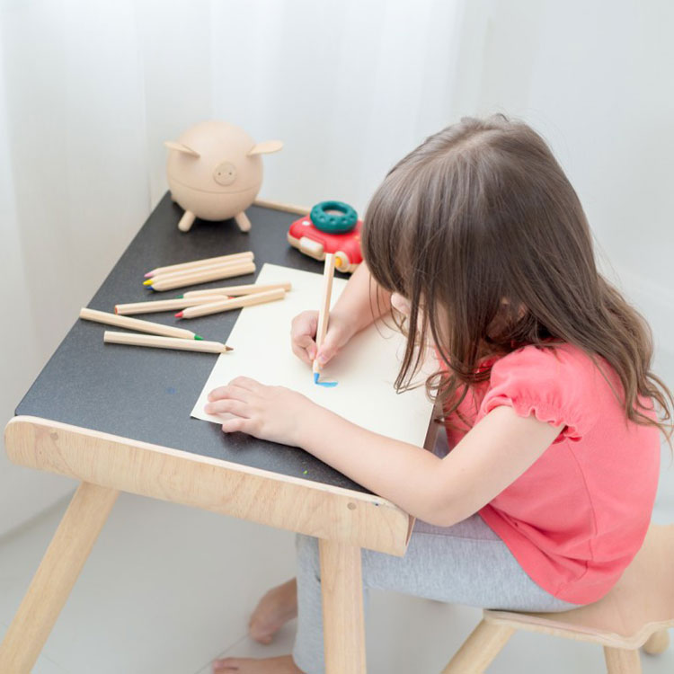 Table et chaise en bois (Plan Toys) - Image 4