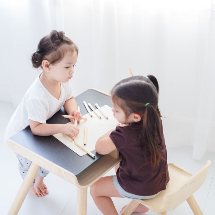 Table et chaise en bois (Plan Toys) - Image 5