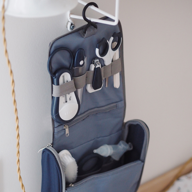 Trousse de toilette nomade night blue (9 accessoires) (Béaba) - Image 2