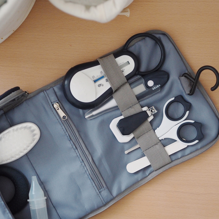 Trousse de toilette nomade night blue (9 accessoires) (Béaba) - Image 3